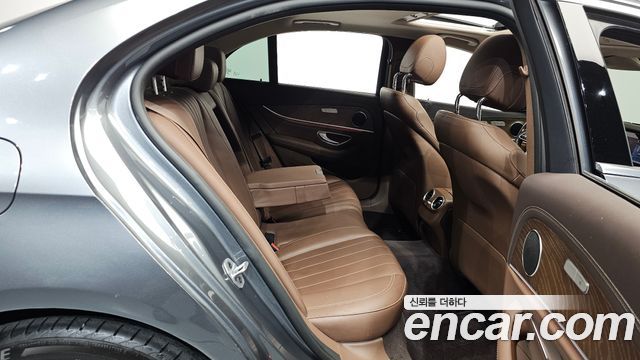 Mercedes-Benz E-Class E220d Exclusive
