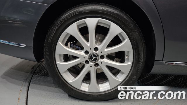 Mercedes-Benz E-Class E220d Exclusive