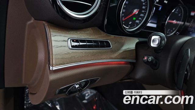 Mercedes-Benz E-Class E220d Exclusive