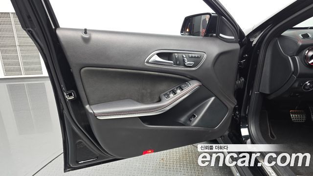 Mercedes-Benz GLA-Class GLA45 AMG 4MATIC