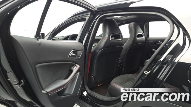 Mercedes-Benz GLA-Class GLA45 AMG 4MATIC