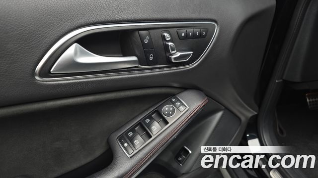 Mercedes-Benz GLA-Class GLA45 AMG 4MATIC