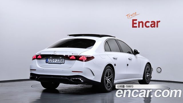 Mercedes-Benz E-Class E300 4MATIC AMG Line