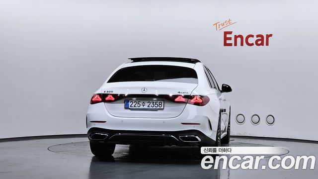 Mercedes-Benz E-Class E300 4MATIC AMG Line