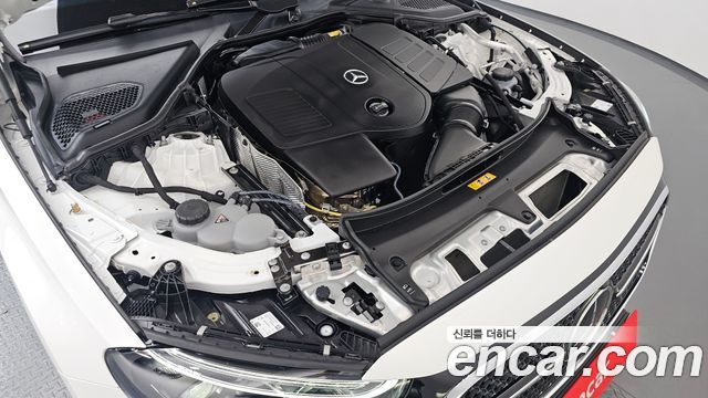 Mercedes-Benz E-Class E300 4MATIC AMG Line