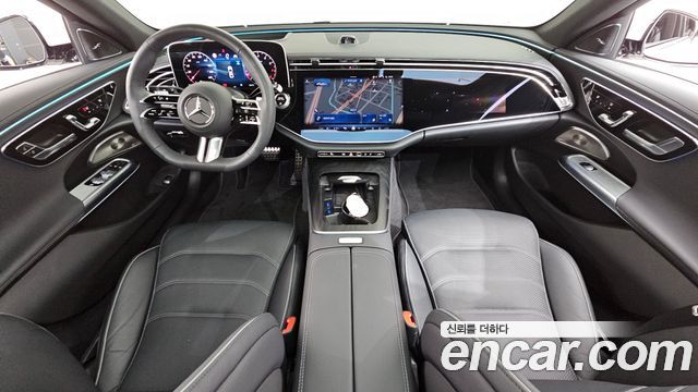 Mercedes-Benz E-Class E300 4MATIC AMG Line