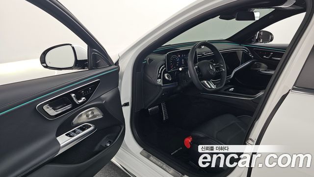 Mercedes-Benz E-Class E300 4MATIC AMG Line