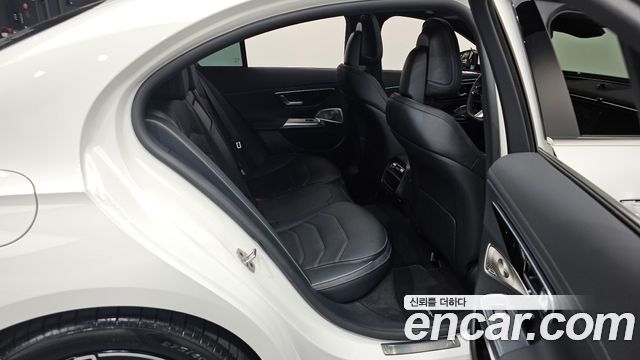 Mercedes-Benz E-Class E300 4MATIC AMG Line