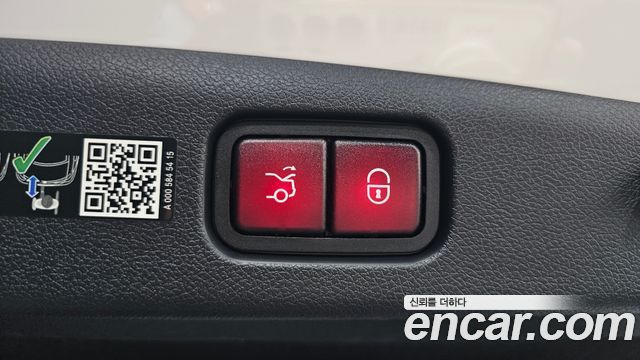 Mercedes-Benz E-Class E300 4MATIC AMG Line