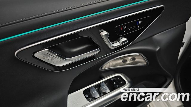 Mercedes-Benz E-Class E300 4MATIC AMG Line