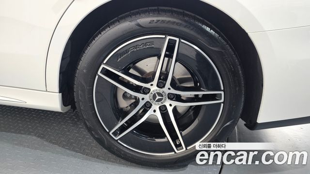 Mercedes-Benz E-Class E300 4MATIC AMG Line
