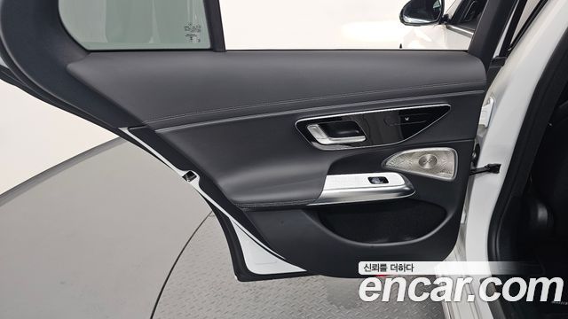 Mercedes-Benz E-Class E300 4MATIC AMG Line