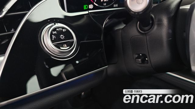 Mercedes-Benz E-Class E300 4MATIC AMG Line