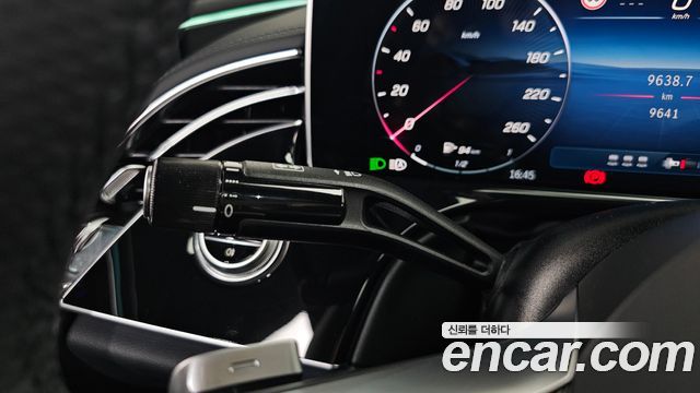 Mercedes-Benz E-Class E300 4MATIC AMG Line