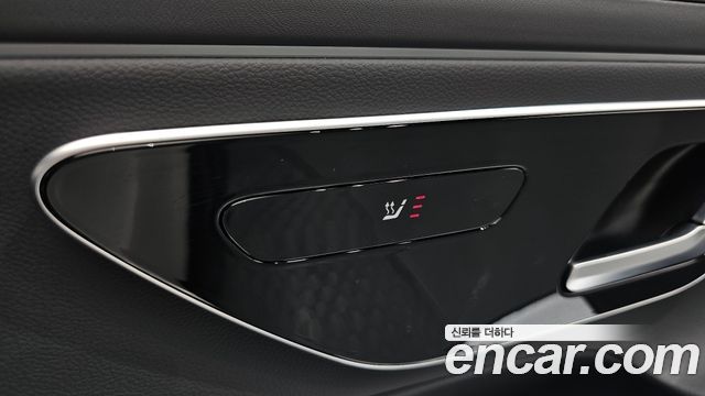 Mercedes-Benz E-Class E300 4MATIC AMG Line