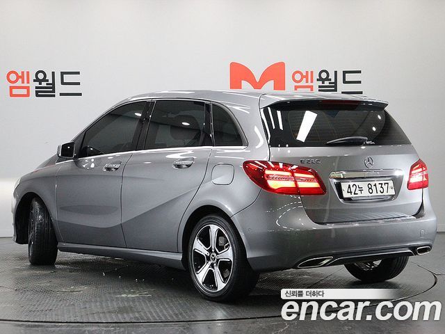 Mercedes-Benz B-Class B220