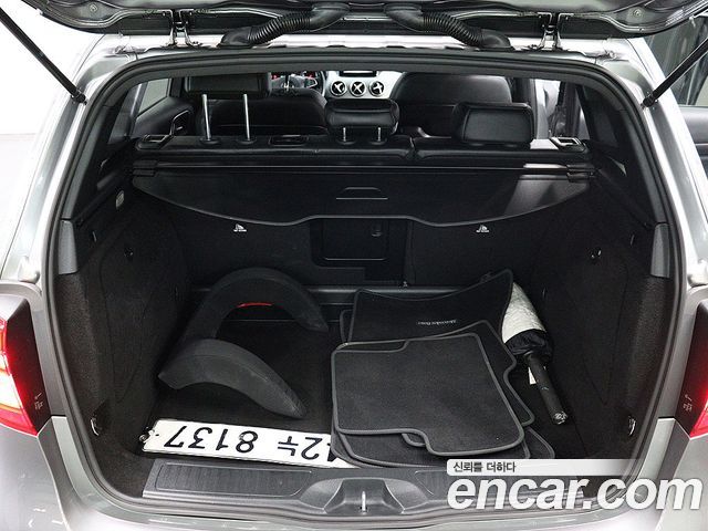Mercedes-Benz B-Class B220