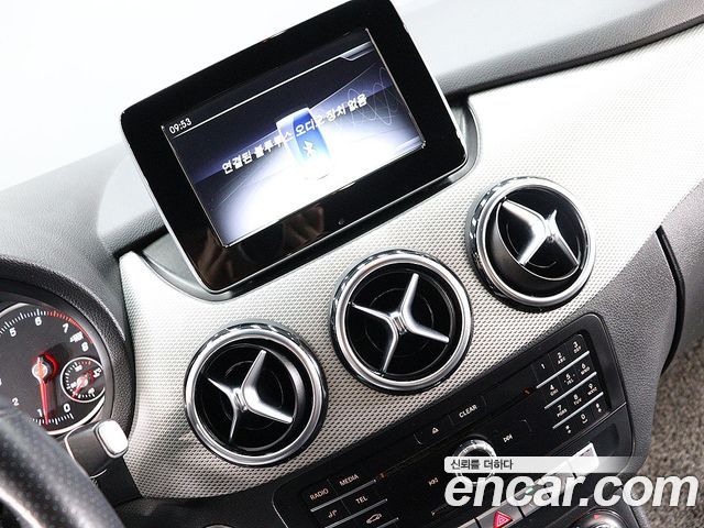 Mercedes-Benz B-Class B220