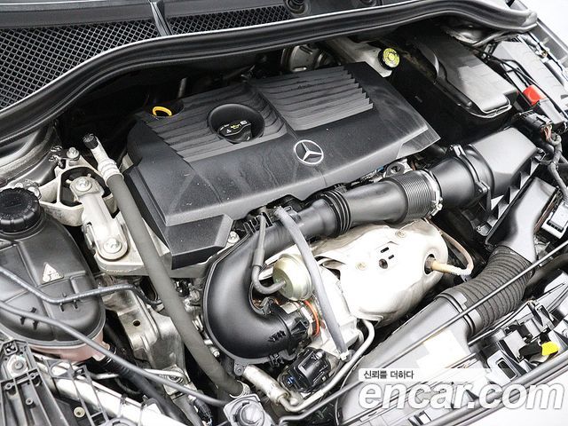 Mercedes-Benz B-Class B220