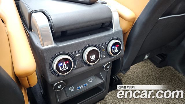 Land Rover Discovery 3.0 TD6 HSE Luxury