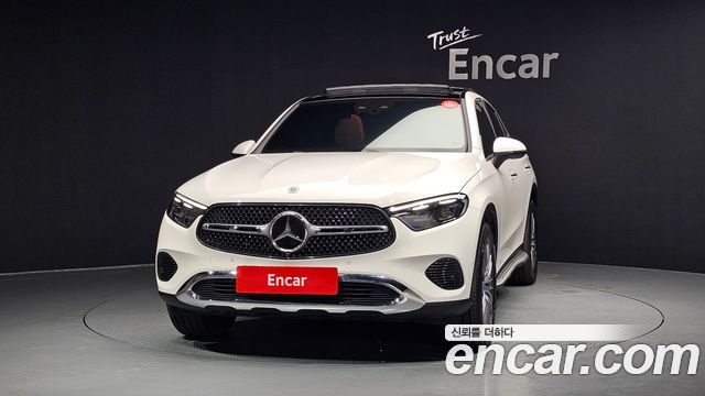 Mercedes-Benz GLC-Class GLC300 4MATIC Avnatgarde Coupe