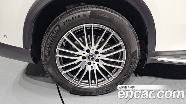 Mercedes-Benz GLC-Class GLC300 4MATIC Avnatgarde Coupe
