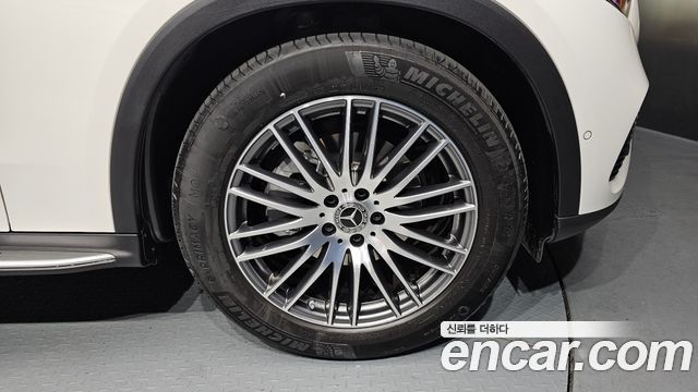 Mercedes-Benz GLC-Class GLC300 4MATIC Avnatgarde Coupe
