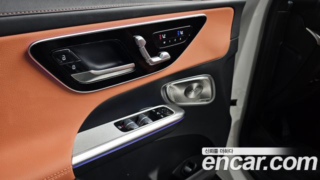 Mercedes-Benz GLC-Class GLC300 4MATIC Avnatgarde Coupe