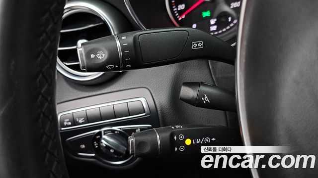 Mercedes-Benz C-Class C200 AMG Line