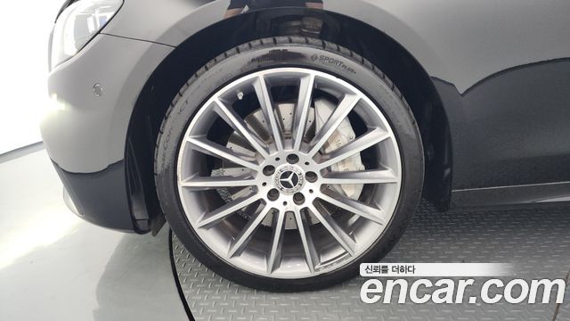 Mercedes-Benz E-Class E350 4MATIC AMG Line