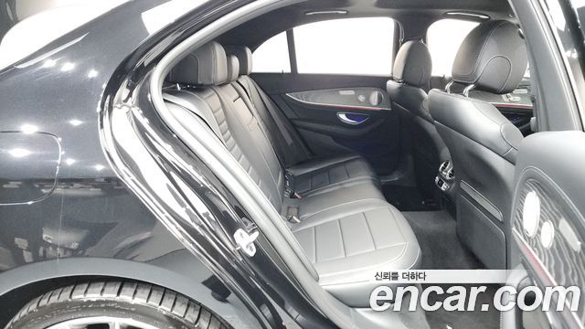 Mercedes-Benz E-Class E350 4MATIC AMG Line
