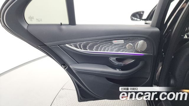 Mercedes-Benz E-Class E350 4MATIC AMG Line