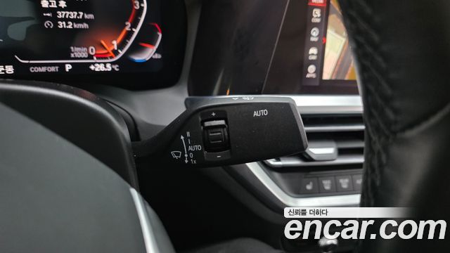 BMW 3-Series 320i Luxury