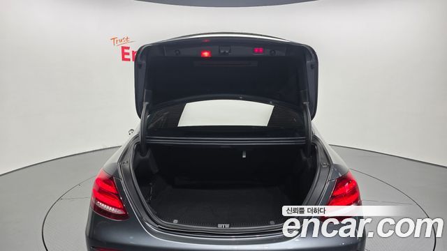 Mercedes-Benz E-Class E220d 4MATIC Exclusive