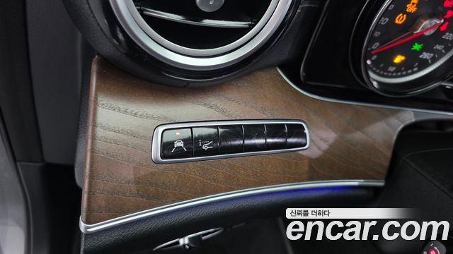 Mercedes-Benz E-Class E220d 4MATIC Exclusive