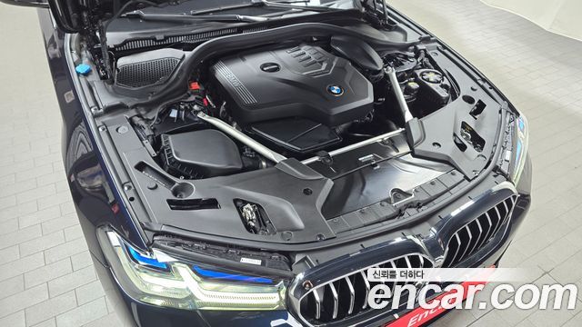 BMW 5-Series 530i xDrive M Sport Package