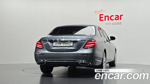 Mercedes-Benz E-Class E220d Exclusive