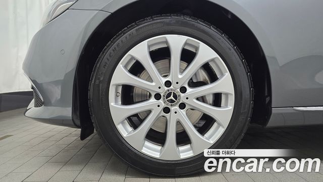Mercedes-Benz E-Class E220d Exclusive