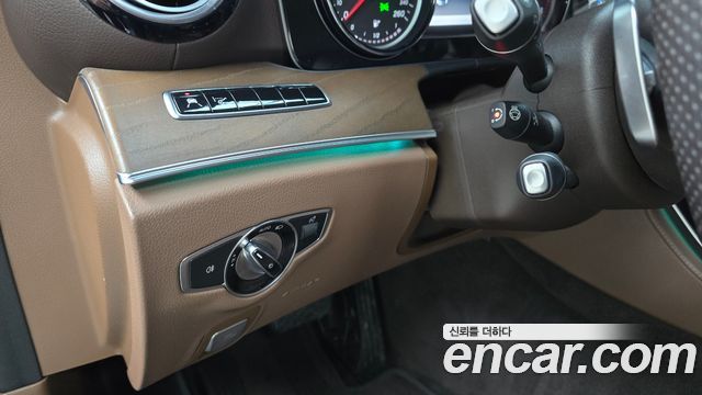 Mercedes-Benz E-Class E220d Exclusive