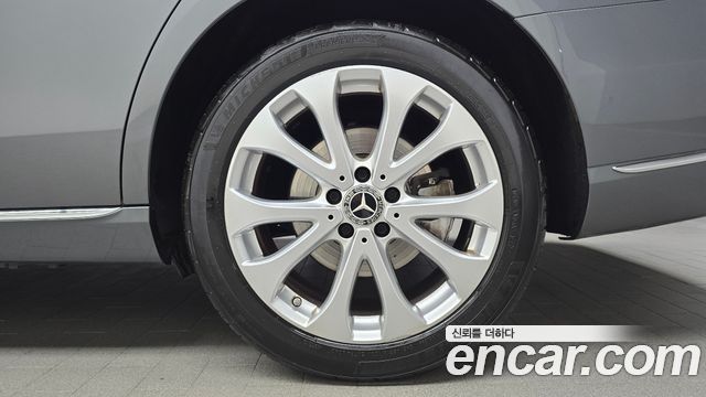 Mercedes-Benz E-Class E220d Exclusive
