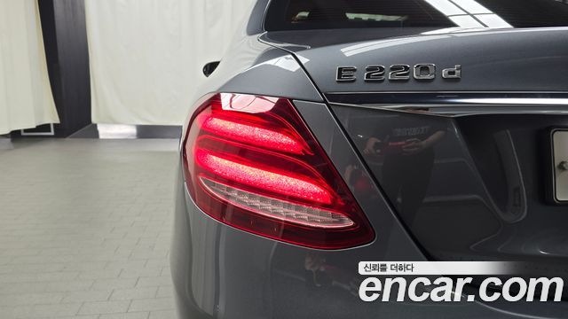 Mercedes-Benz E-Class E220d Exclusive