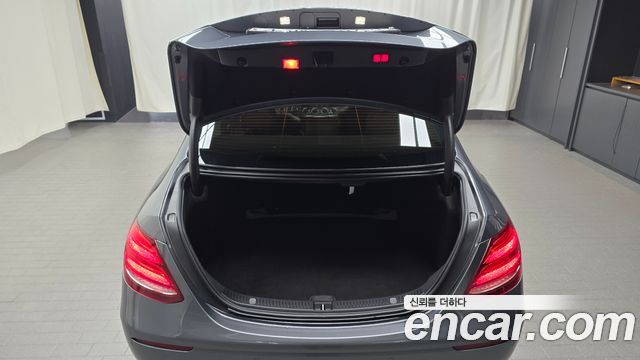 Mercedes-Benz E-Class E220d Exclusive