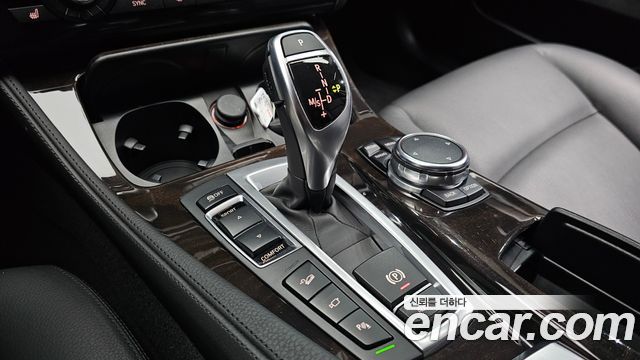 BMW 5-Series 528i xDrive M Aero Dynamic