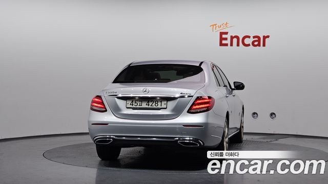 Mercedes-Benz E-Class E220d 4MATIC Exclusive
