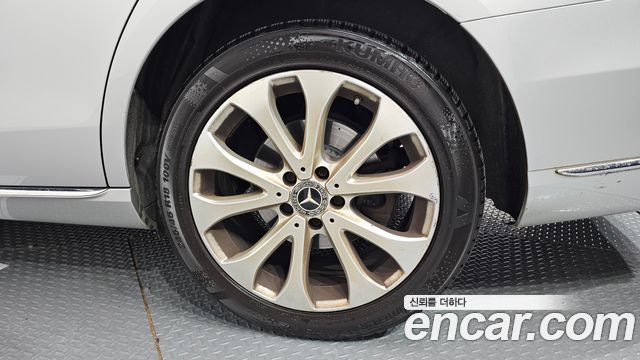 Mercedes-Benz E-Class E220d 4MATIC Exclusive