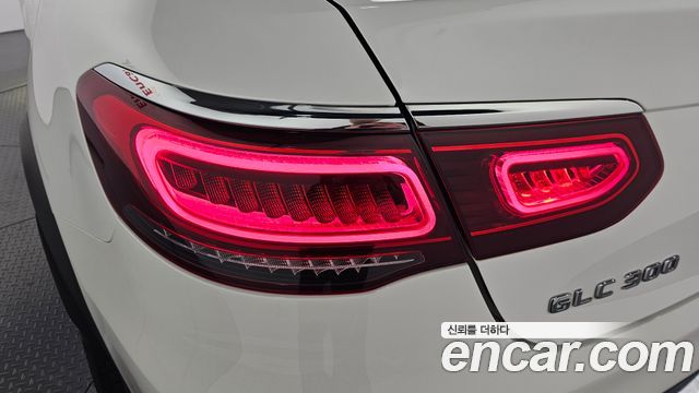 Mercedes-Benz GLC-Class GLC300 4MATIC Premium Coupe