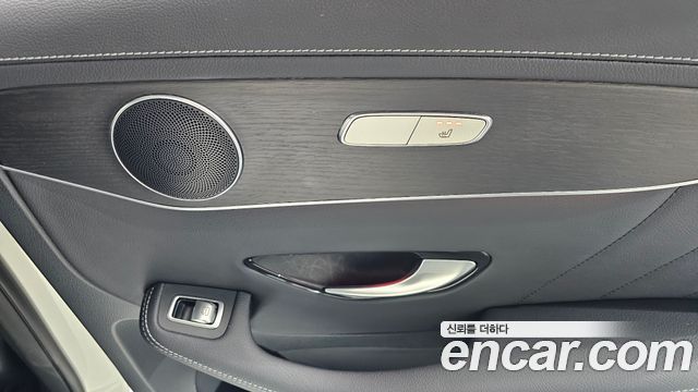 Mercedes-Benz GLC-Class GLC300 4MATIC Premium Coupe