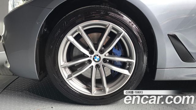BMW 5-Series 530i xDrive M Sport Package Plus