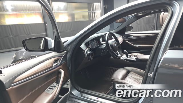 BMW 5-Series 530i xDrive M Sport Package Plus