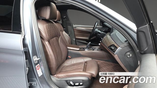 BMW 5-Series 530i xDrive M Sport Package Plus